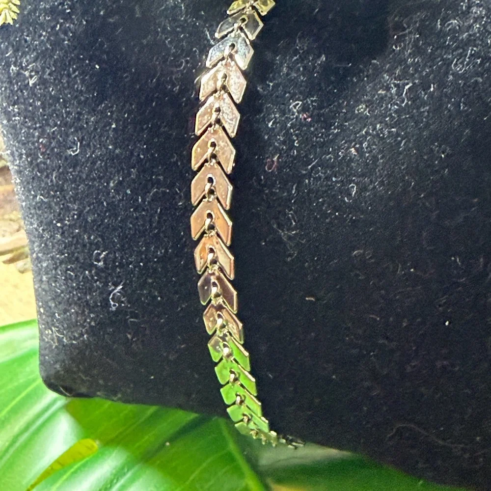 Ankle bracelet silver perfect for you 7” - 9”.